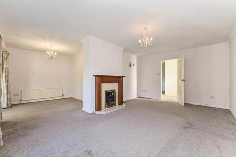 1 Hawkshaw Close, Liphook, GU30 7DF