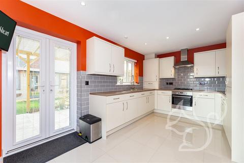 3 bedroom semi-detached house for sale, Kilby Way, Great Cornard