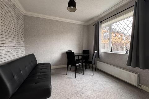 3 bedroom semi-detached house to rent, Mill Hill, Wombwell