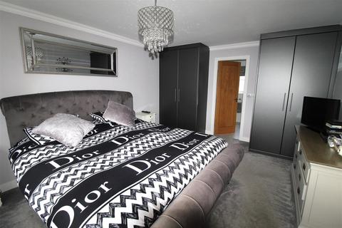 20 Hustlings Drive, Eastchurch, Sheerness, ME12 4JX
