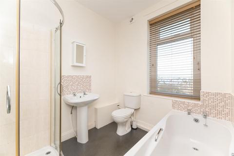 2 bedroom terraced house for sale, East View, Yeadon LS19