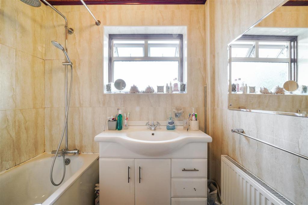 37 East Court - QFo Pq1rx RHm FS6 Yn TUZZ.jpg
