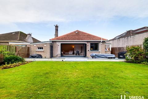 3 bedroom bungalow to rent, Cramond Terrace, Cramond, Edinburgh, EH4