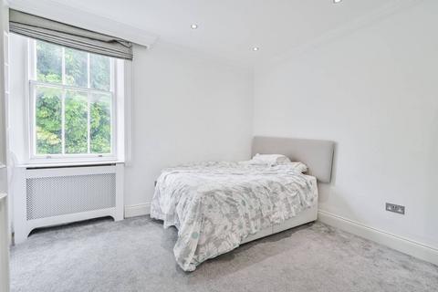 3 bedroom flat to rent, Abbey Road, St John's Wood, London, NW8