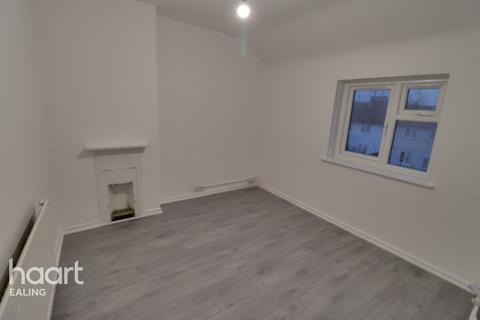 1 bedroom end of terrace house to rent, Stanhope Road, GREENFORD