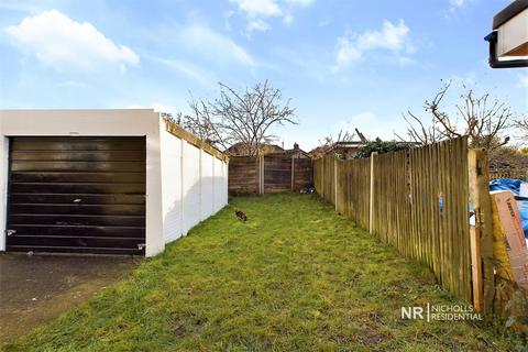 45 Devon Way, Chessington, KT9 2RH