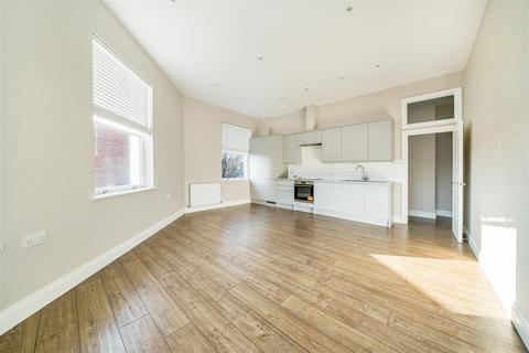 2 bedroom flat to rent, 178a Kings Road, Kingston Upon Thames KT2