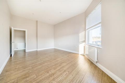 2 bedroom flat to rent, 178a Kings Road, Kingston Upon Thames KT2