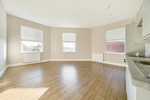 2 bedroom flat to rent, 178a Kings Road, Kingston Upon Thames KT2