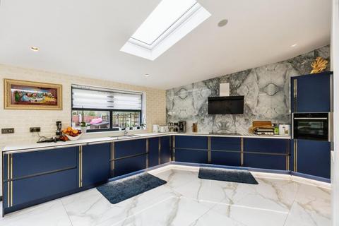 8 Boothstown Drive, Worsley, Manchester, M28 1UF