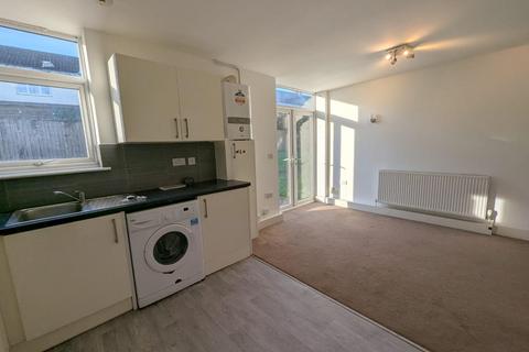 2 bedroom ground floor flat to rent, The Barley Lea, Coventry CV3