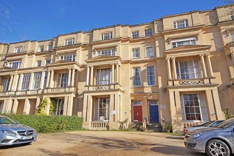 2 bedroom flat to rent, Lansdown Terrace GL50 2JT