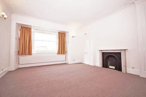 2 bedroom flat to rent, Lansdown Terrace GL50 2JT