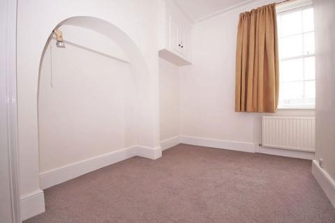 2 bedroom flat to rent, Lansdown Terrace GL50 2JT