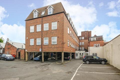 1 bedroom flat for sale, Aylesbury,  Buckinghamshire,  HP20