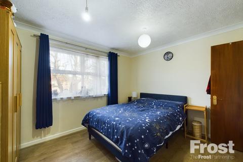 1 bedroom apartment to rent, Pullmans Place, Staines-upon-Thames, Surrey, TW18