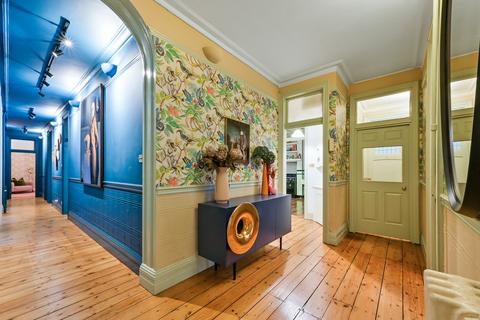 Flat 20, Gordon Mansions Torrington Place, London, WC1E 7HF