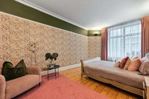 Flat 20, Gordon Mansions Torrington Place, London, WC1E 7HF