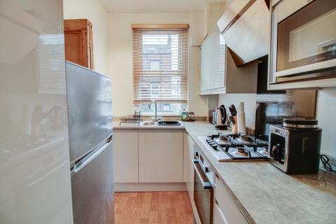 2 bedroom end of terrace house for sale, Park Mount, Armley, Leeds, West Yorkshire, LS12