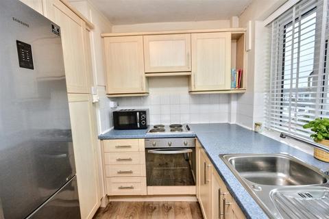 2 bedroom flat for sale, Seaside, Eastbourne