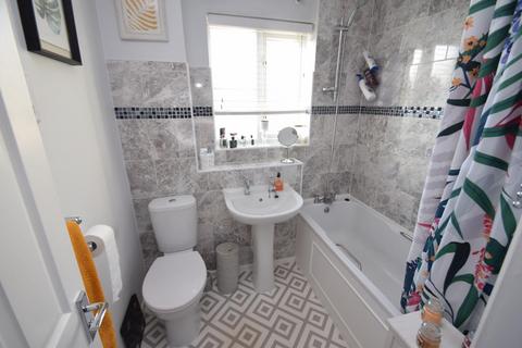 10 Ditchling Close, Eastbourne, BN23 8LS