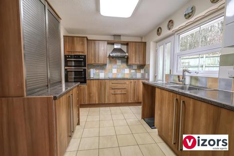 3 bedroom detached bungalow for sale, Fernwood Close, Wirehill, Redditch