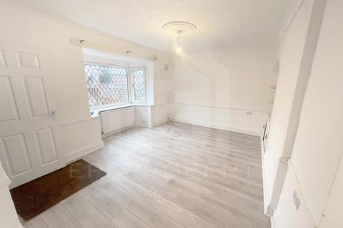 3 bedroom semi-detached house to rent, Birkhill, Castleford WF10