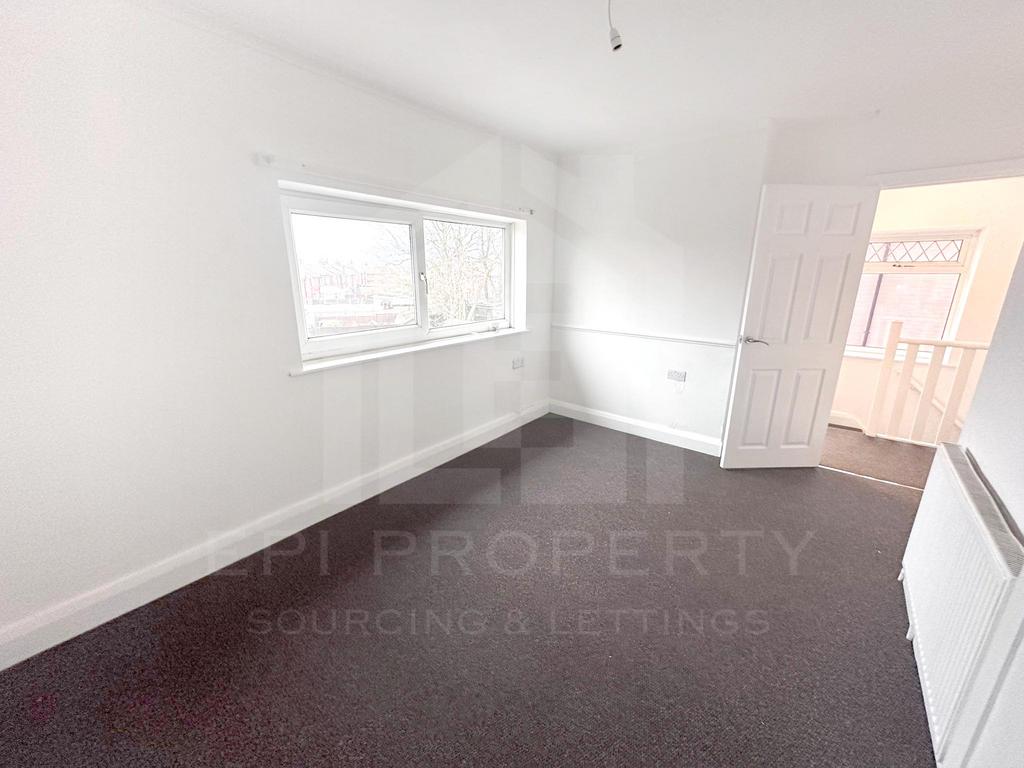 House in Wakefield, West Yorkshire - More