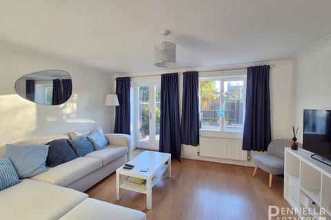 4 bedroom terraced house for sale, Gale Gardens, Peterborough PE7