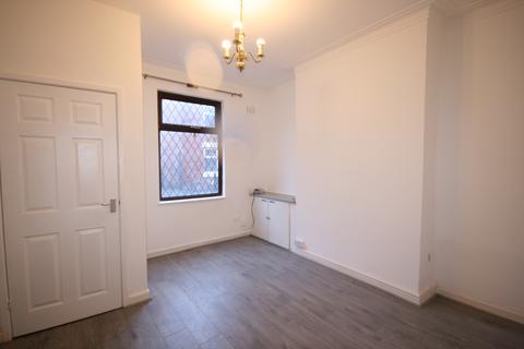 2 bedroom terraced house to rent, Mattison Street, Manchester M11