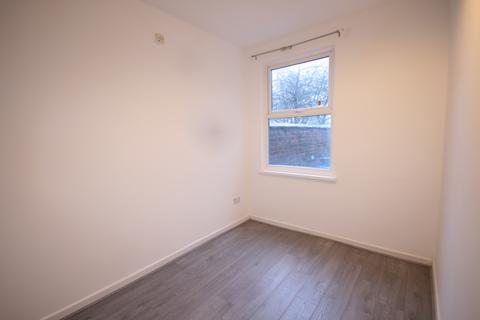 2 bedroom terraced house to rent, Mattison Street, Manchester M11