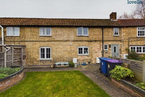 2 bedroom terraced house to rent, Beckside, Nettleham