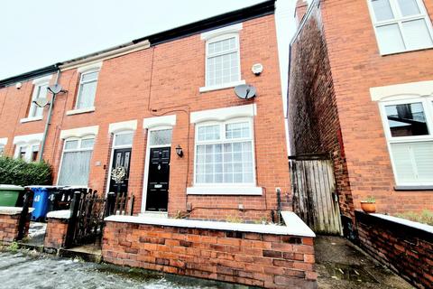 2 bedroom end of terrace house to rent, Winifred Road, Stockport, SK2