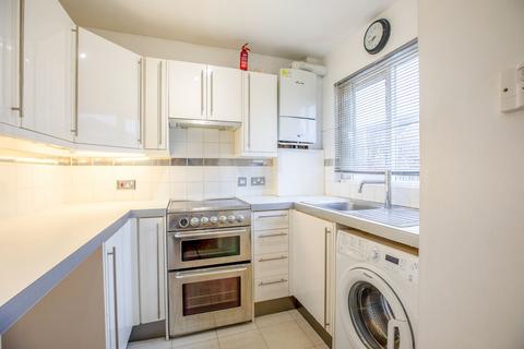 2 bedroom terraced house to rent, Oxley Close Southwark SE1