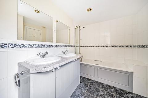 5 Highlands, Farnham Common, Slough, SL2 3JR