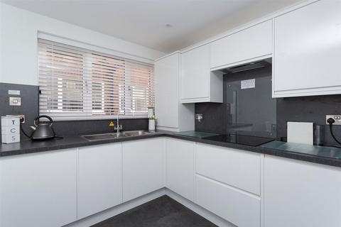 2 bedroom flat for sale, Luton Avenue, Broadstairs, CT10