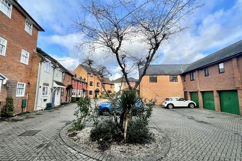 Millstream Close, Wimborne