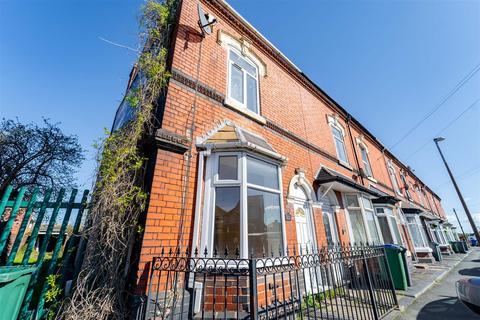 2 bedroom end of terrace house to rent, Horseley Road, Tipton