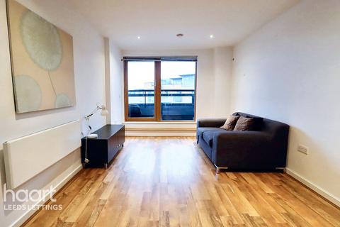 2 bedroom apartment to rent, East Street, Leeds