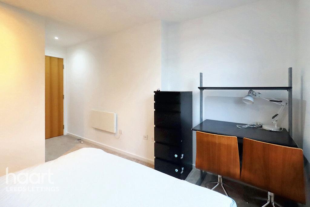 Apartment in Leeds, West Yorkshire - More