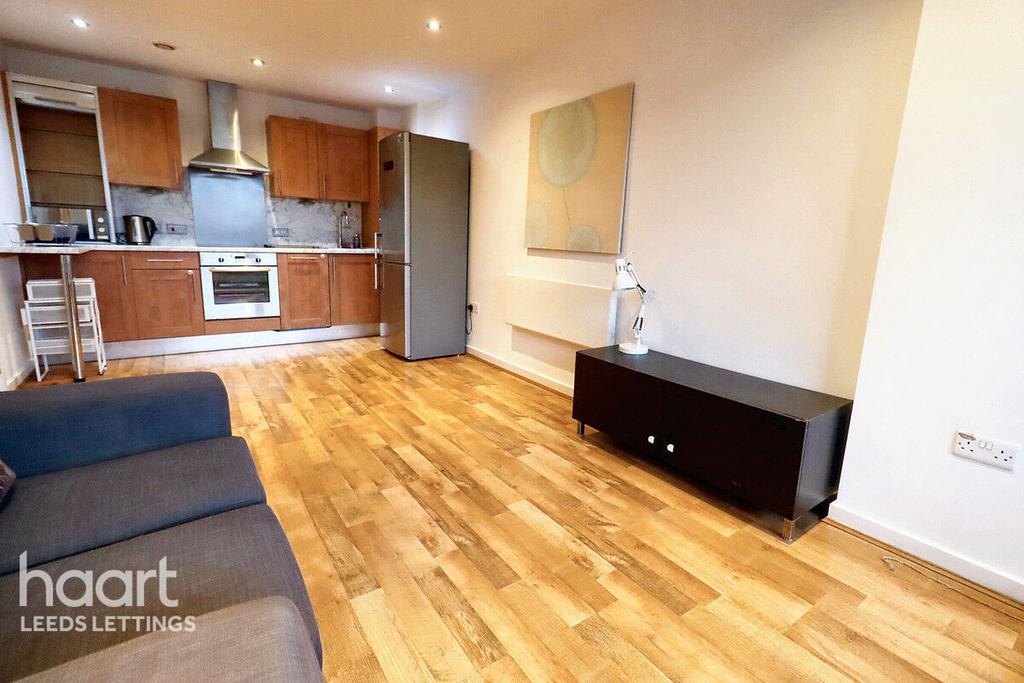 Apartment in Leeds, West Yorkshire - View 5
