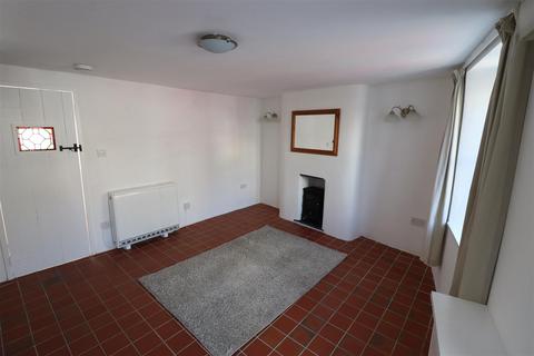 2 bedroom detached house to rent, Bosvigo Road, Truro