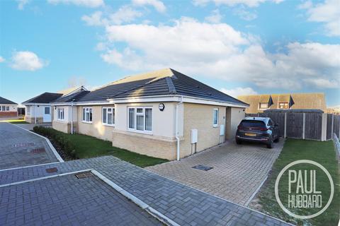 2 bedroom semi-detached bungalow for sale, Coppice Close, Lowestoft, NR32