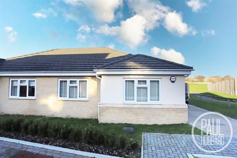 2 bedroom semi-detached bungalow for sale, Coppice Close, Lowestoft, NR32