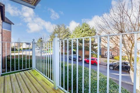 2 bedroom apartment for sale, The Lakes, Larkfield, Kent