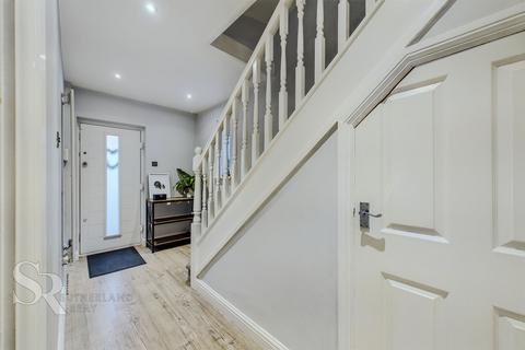39 Beard Crescent, New Mills, High Peak, SK22 4LJ