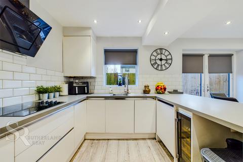 39 Beard Crescent, New Mills, High Peak, SK22 4LJ