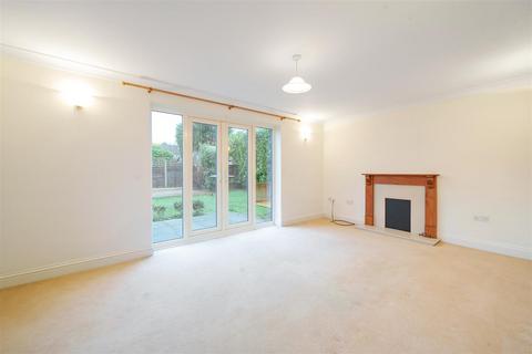 3 bedroom detached house for sale, Dorking Road, Tadworth