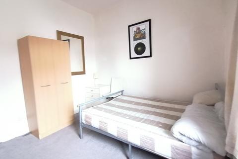 4 bedroom flat to rent, Crookes, Sheffield S10