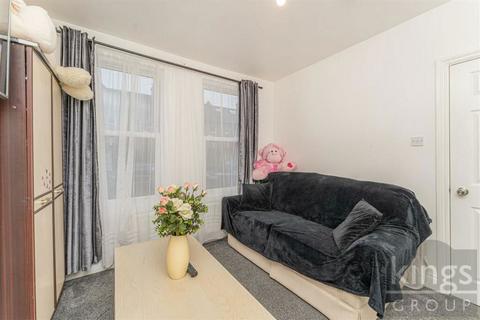 2 bedroom flat for sale, Hitcham Road, London, E17 8HL